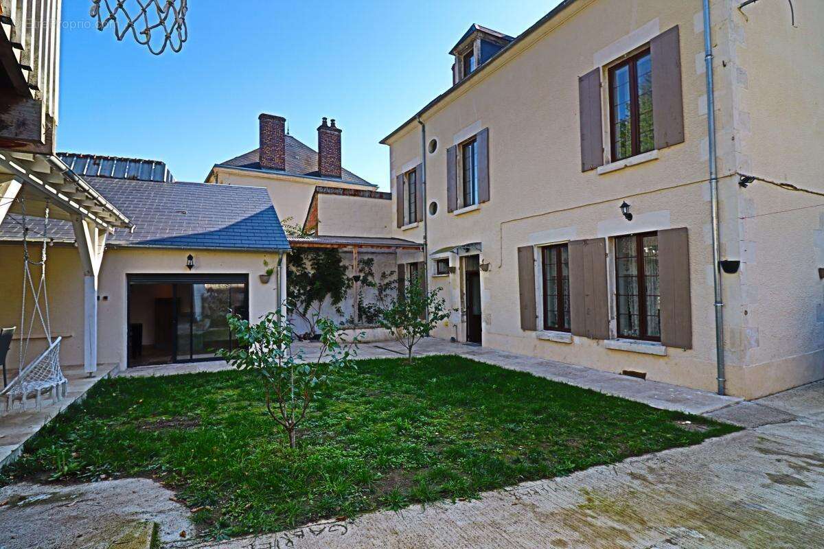 Maison à SAINT-SATUR