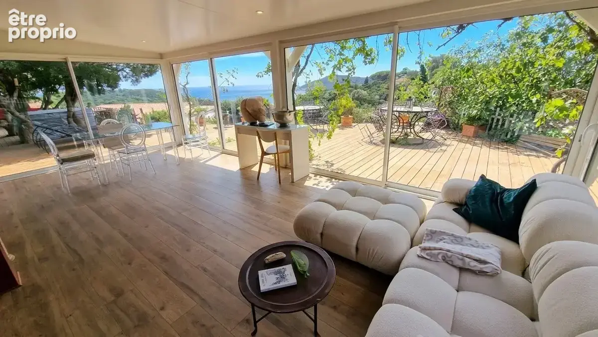 Ensemble immobilier sur l'Ile du levant - photo 5