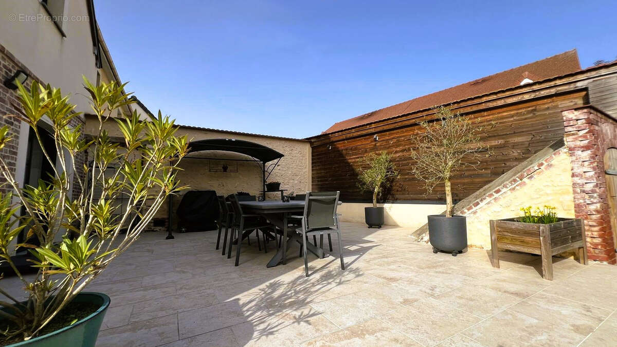 Maison à LE COUDRAY