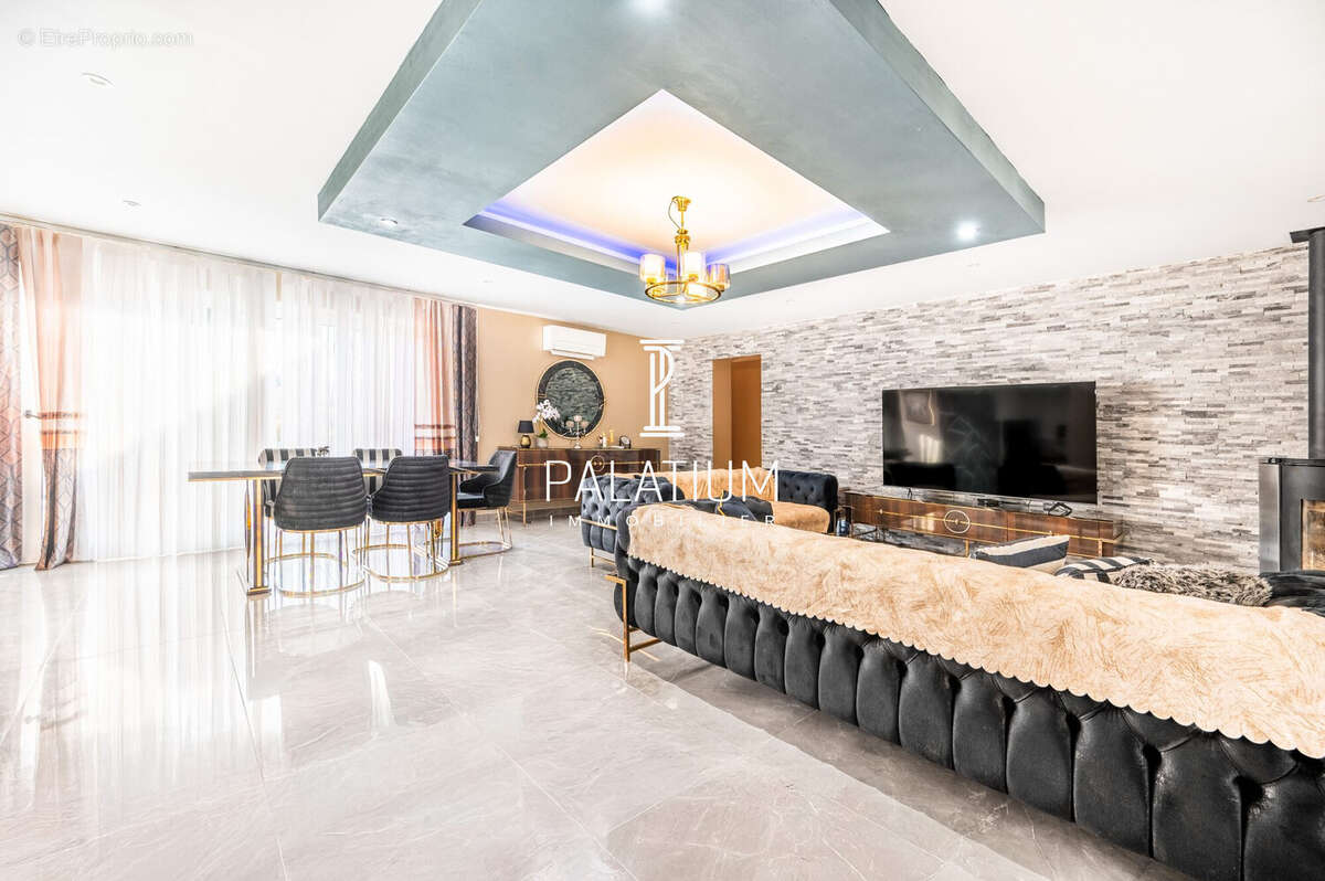 Maison à GINASSERVIS