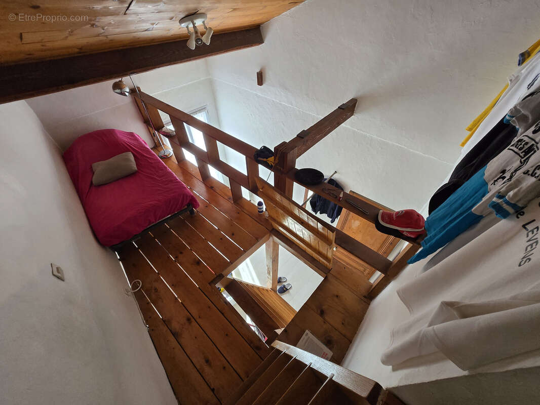 Appartement à LA ROQUETTE-SUR-VAR