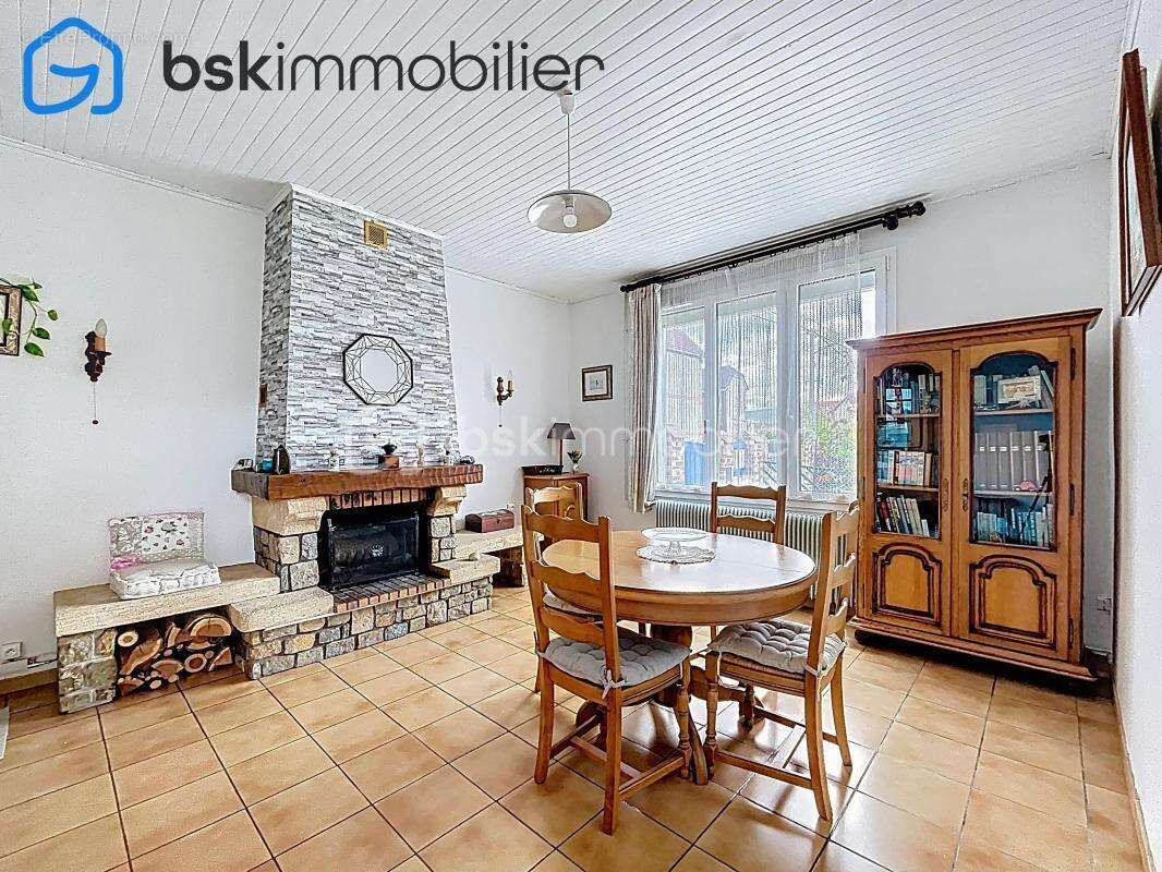 Maison à SAINT-ETIENNE-DU-ROUVRAY