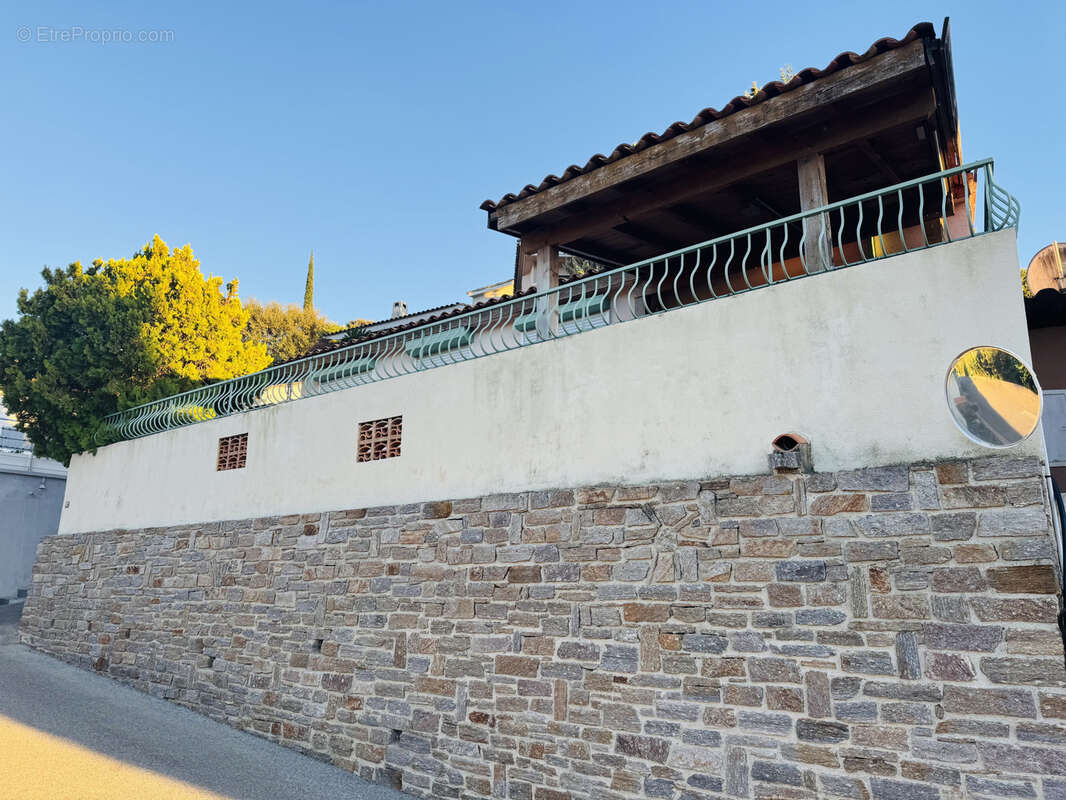 Maison à BORMES-LES-MIMOSAS