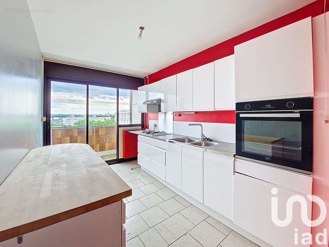 Photo 8 - Appartement à VAULX-EN-VELIN