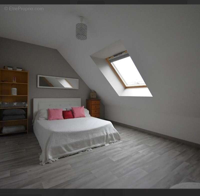 Maison à MESLAY-DU-MAINE