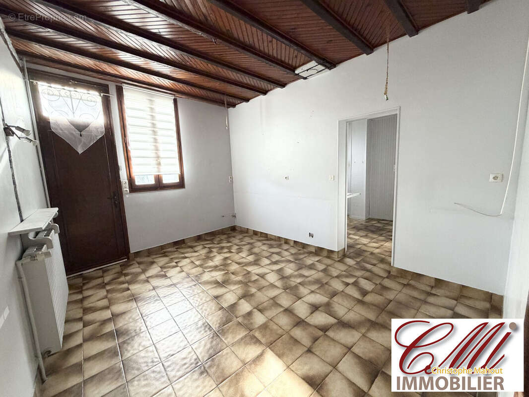 Maison à SAINT-REMY-EN-BOUZEMONT-SAINT-GENEST-ET-ISSON