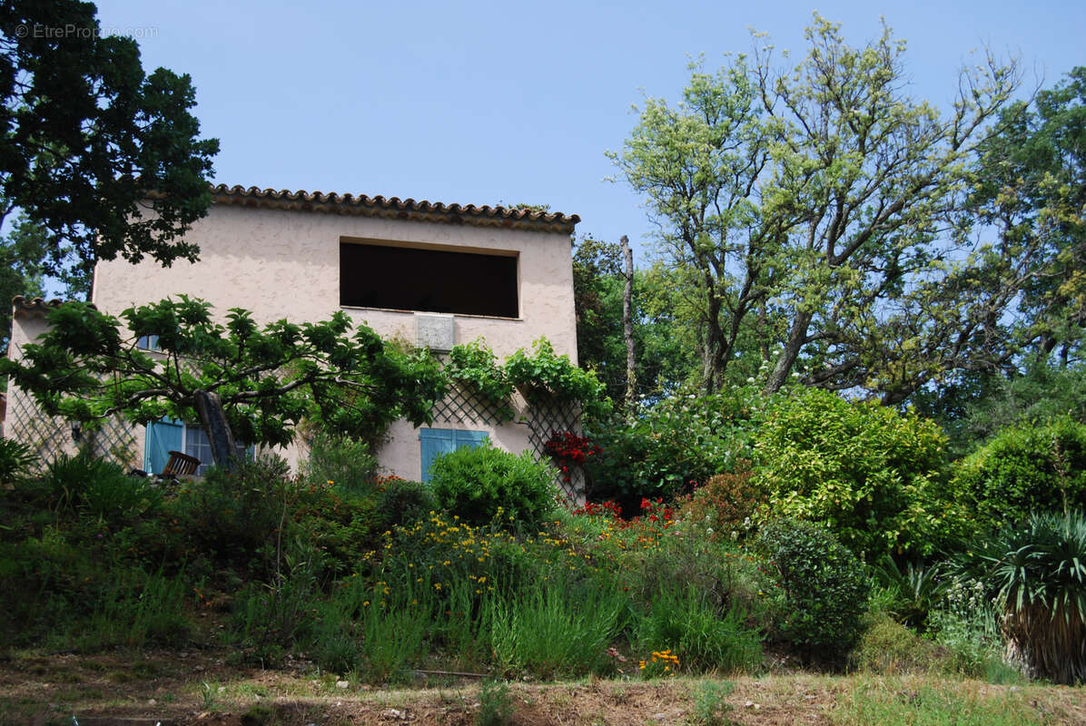 Maison à LA GARDE-FREINET