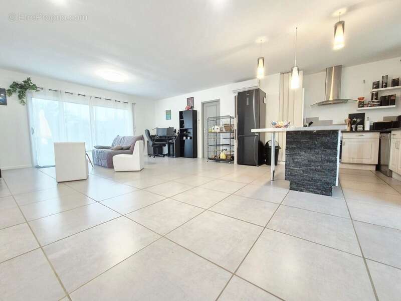 Maison à SAINT-ROMAIN-DE-BENET