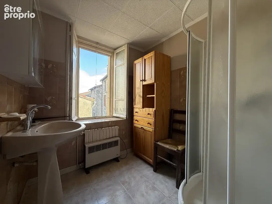 Maison en pierre 7 pièces, 162 m² habitables, 4 chambres un bureau, garage 57m2 et entre-sol 84m2 - photo 7