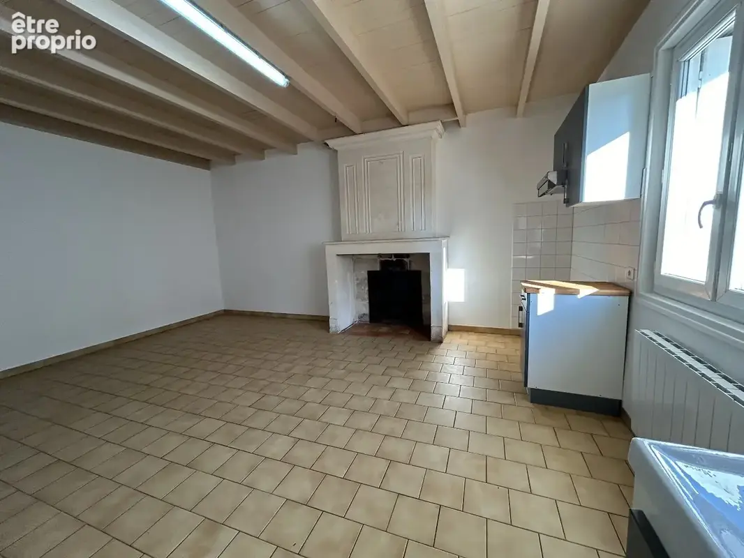 Maison de ville ancienne rénovée avec cachet et dépendance - photo 3