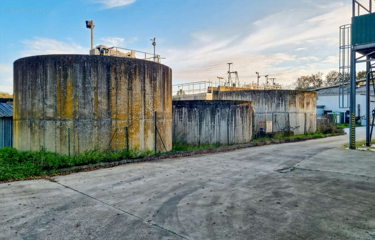 Commerce à SARBAZAN