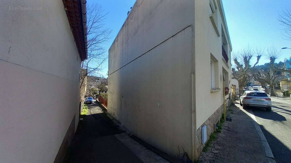 Appartement à LAMALOU-LES-BAINS