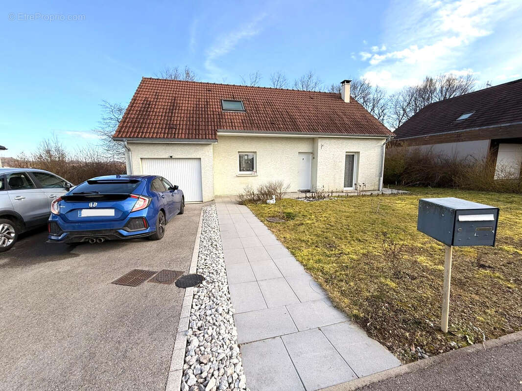 Maison à L'ISLE-SUR-LE-DOUBS