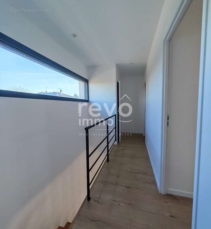 Maison à SAINT-JEAN-DE-THURIGNEUX