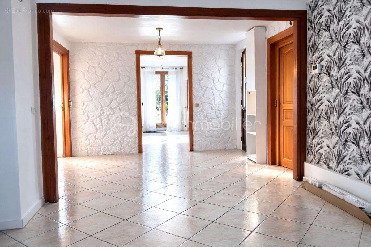 Appartement à PONTAULT-COMBAULT