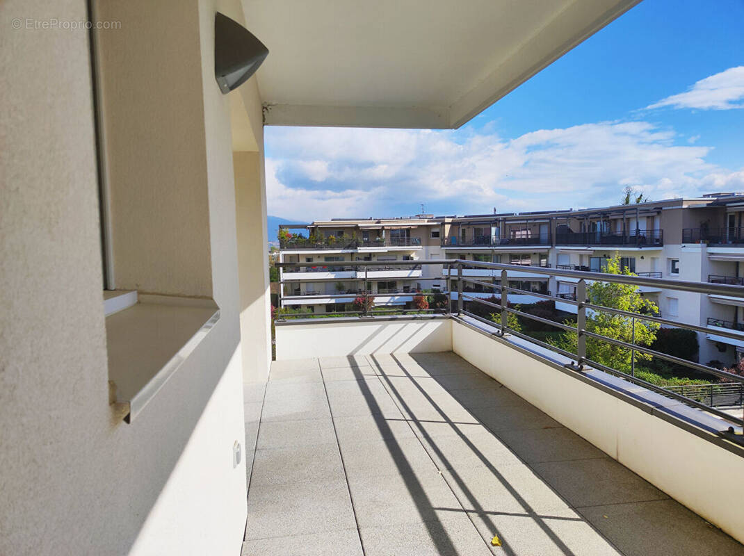 Appartement à VALLEIRY