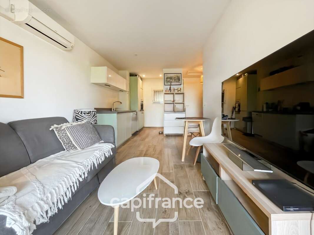 HOTEL DU GOLF  appartement 2ème et dernier étage  rénové et climatisé  de 33 m2 , trou n° 8 , sud ouest , une chambre,  loggia t - photo 5