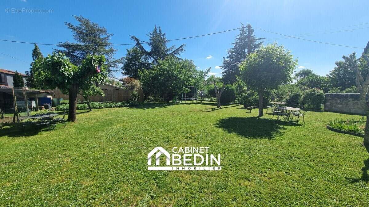 Maison à CUBZAC-LES-PONTS