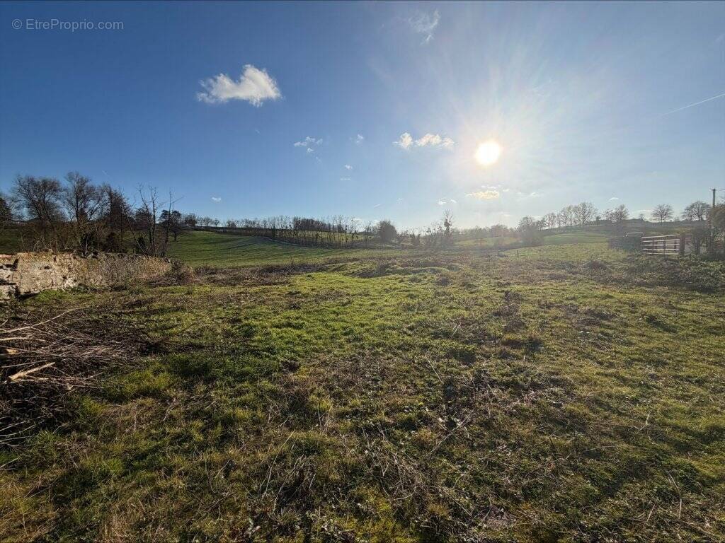 Terrain à ECUISSES