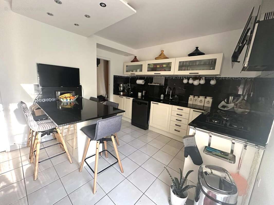 Maison à LES ESSARTS-LE-ROI