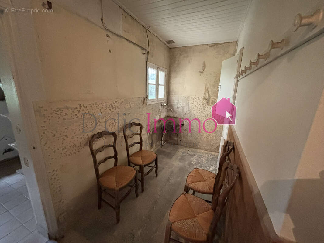 Soullans - maison 2 chambres en campagne   terrain 1,6 ha   grange et dépendances - photo 8