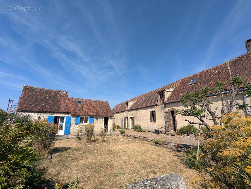 Maison à SAINT-VICTOR-DE-BUTHON