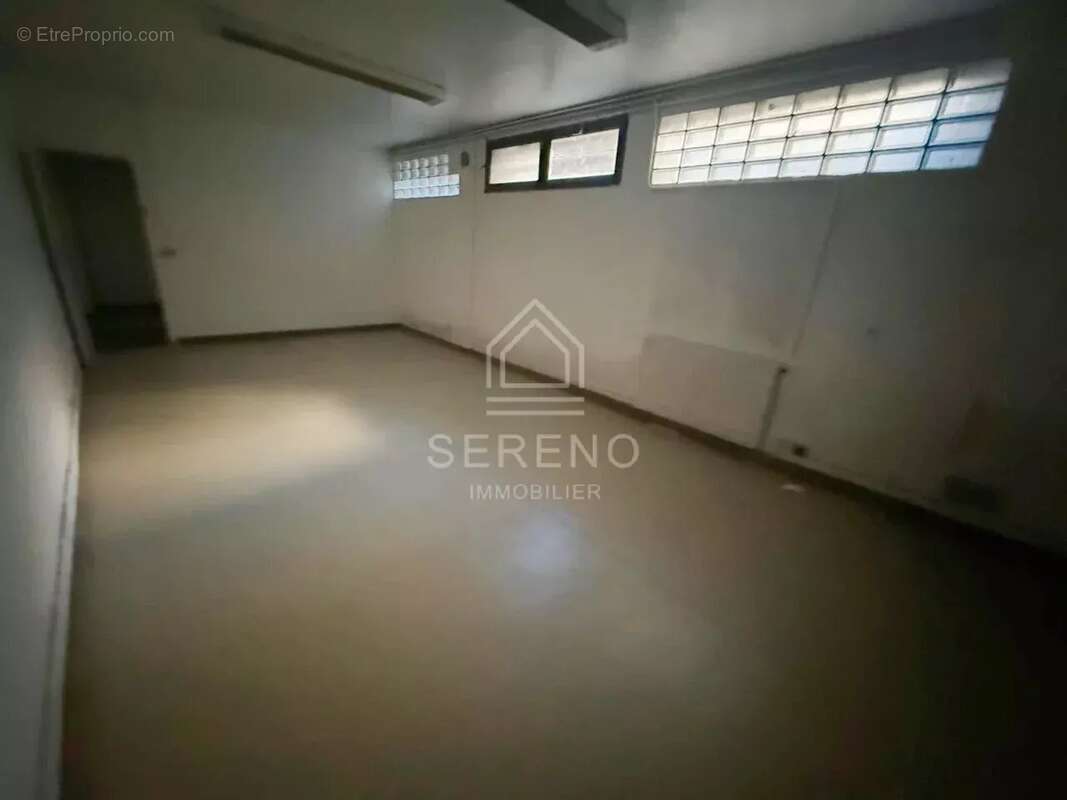 Commerce à MONTREUIL