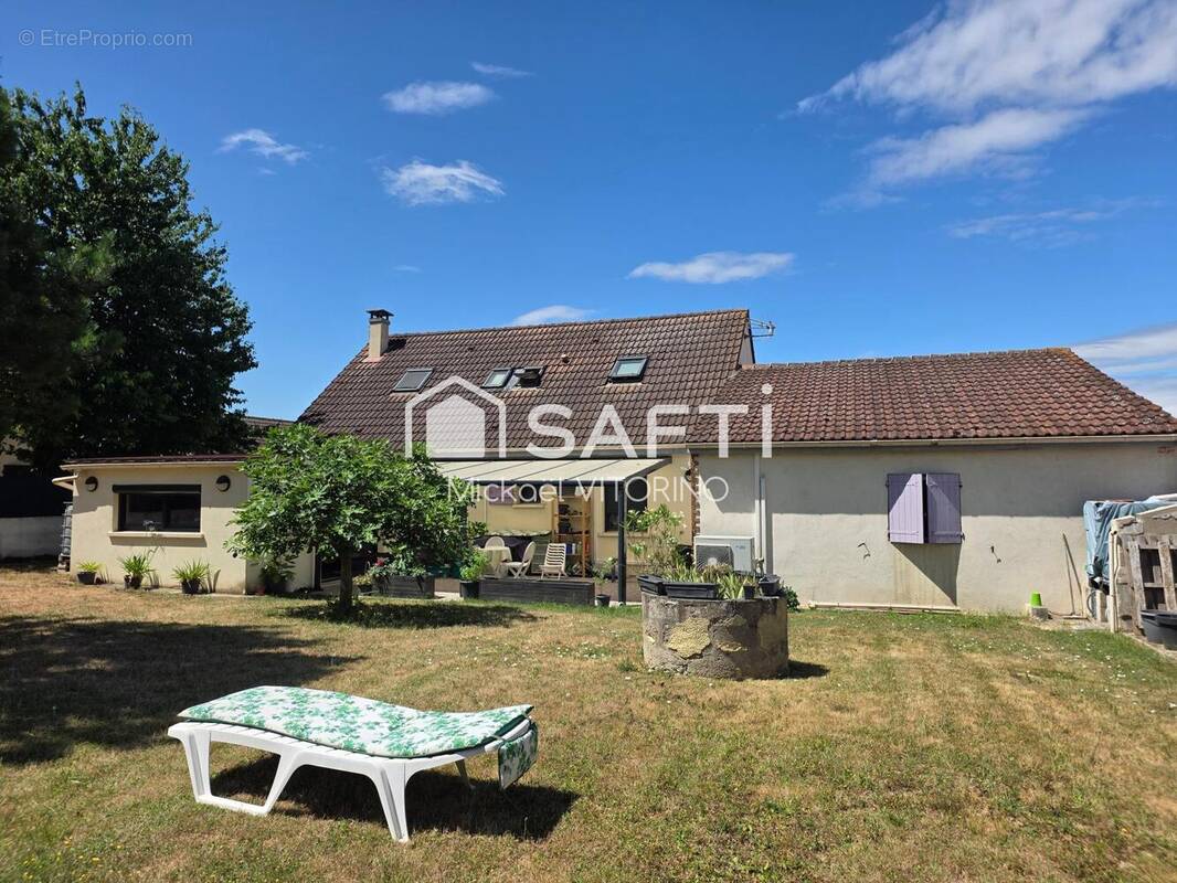 Photo 1 - Maison à MONTEREAU-FAULT-YONNE