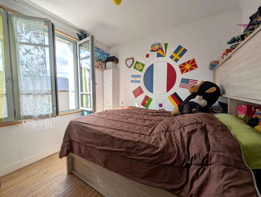 Maison à MONTREUIL-BELLAY