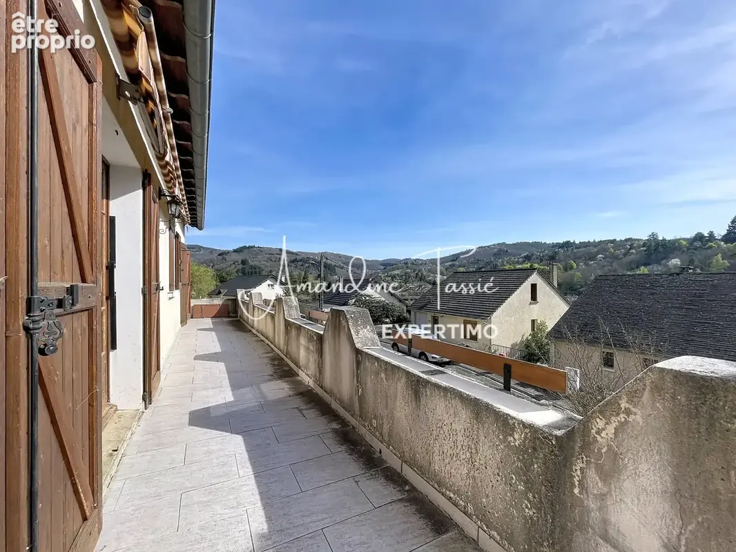 Maison familiale de 162,8 m2 habitables à Saint-Jean-du-Bruel - photo 2