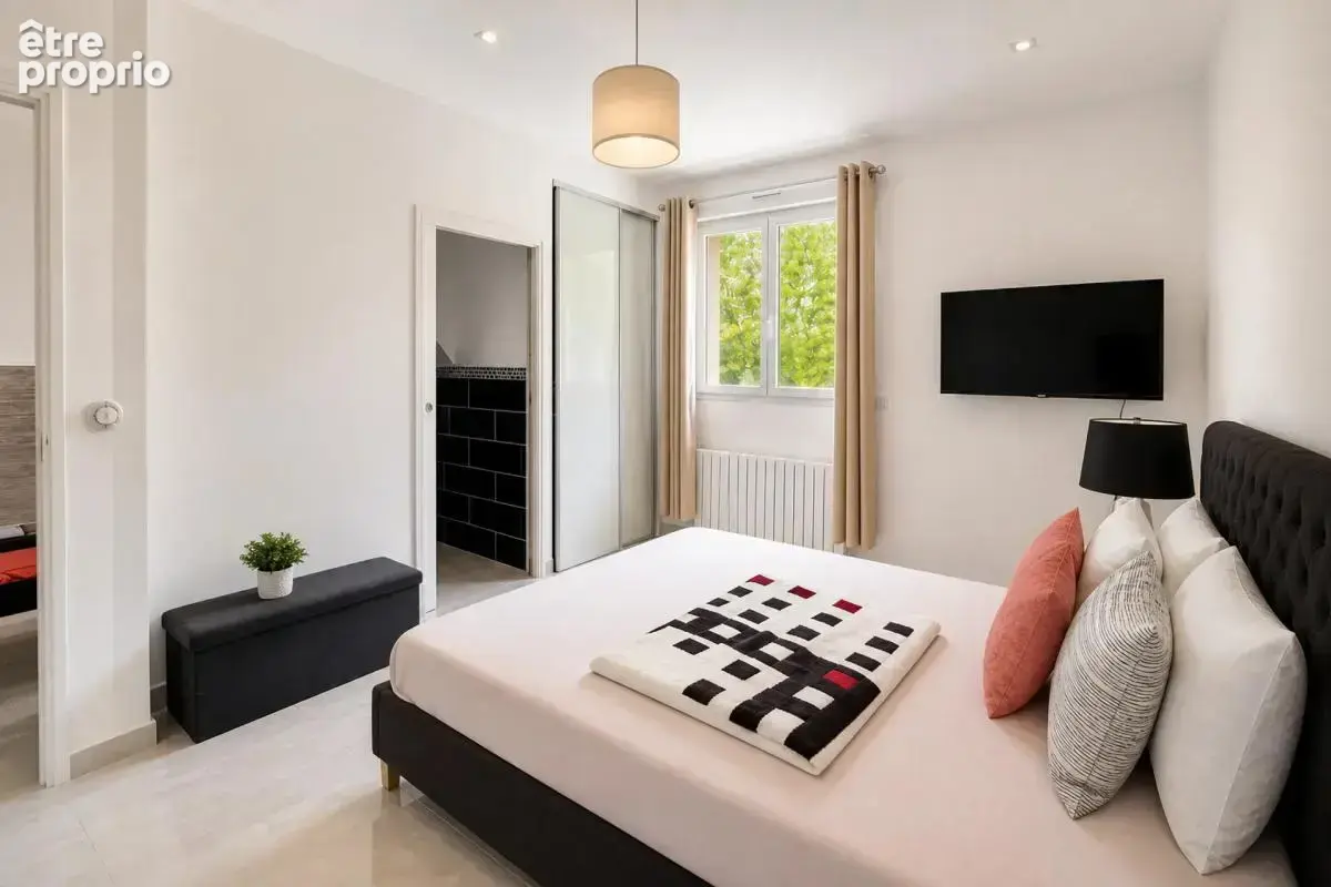 Maison de 7 pièces de 230 m² à Dammarie-les-Lys - photo 9