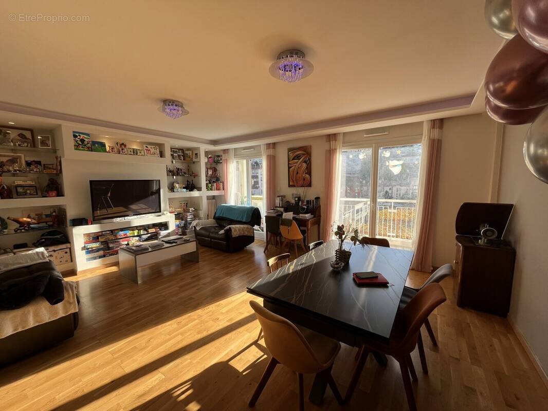 Appartement à SAINT-ETIENNE