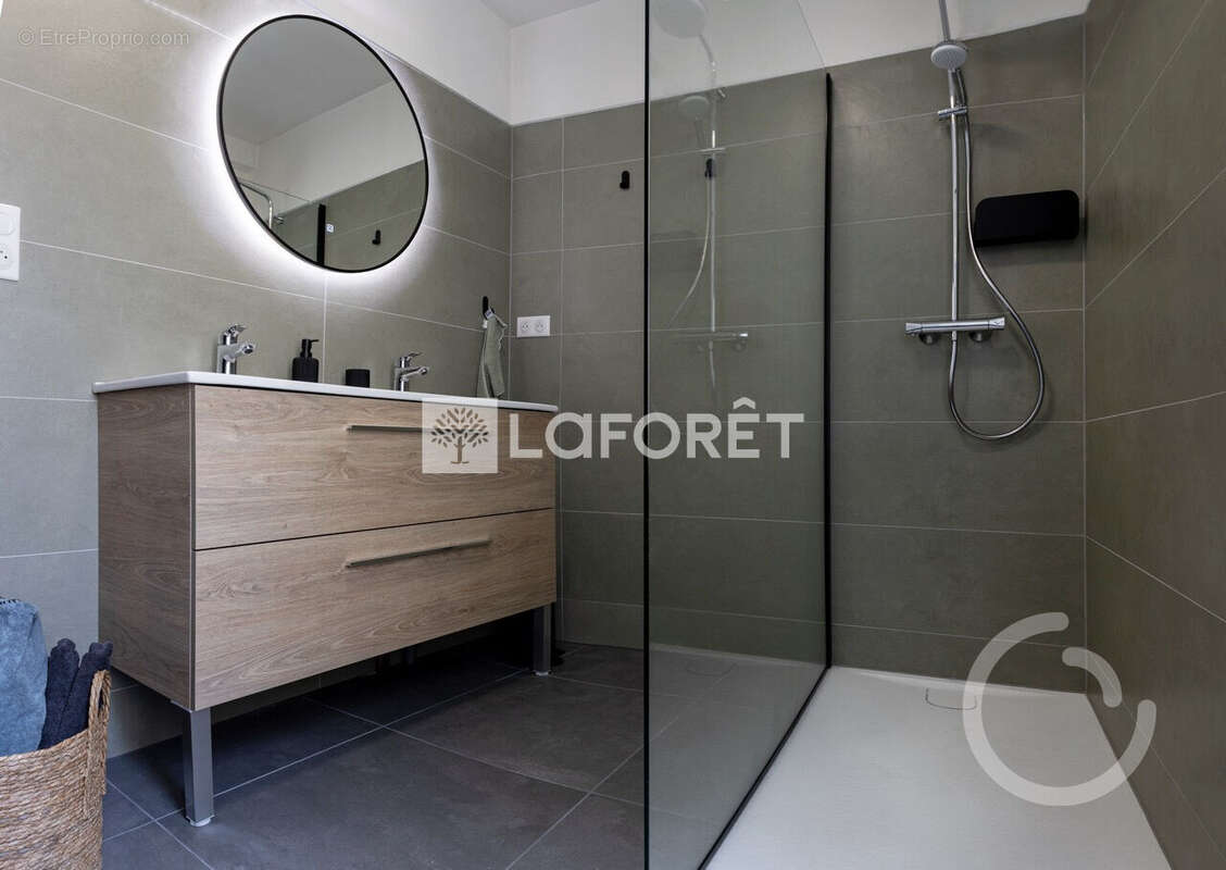 Appartement à SALINS-LES-BAINS