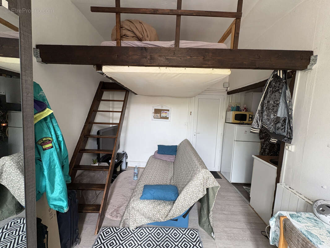 Appartement à VENEUX-LES-SABLONS