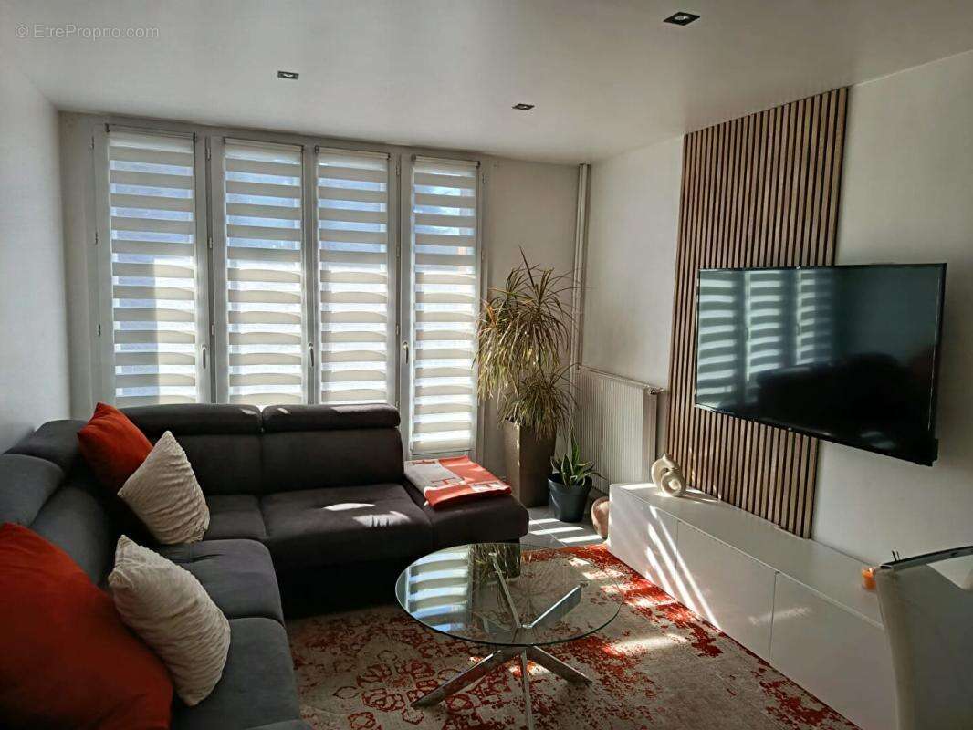 Appartement à COMBS-LA-VILLE