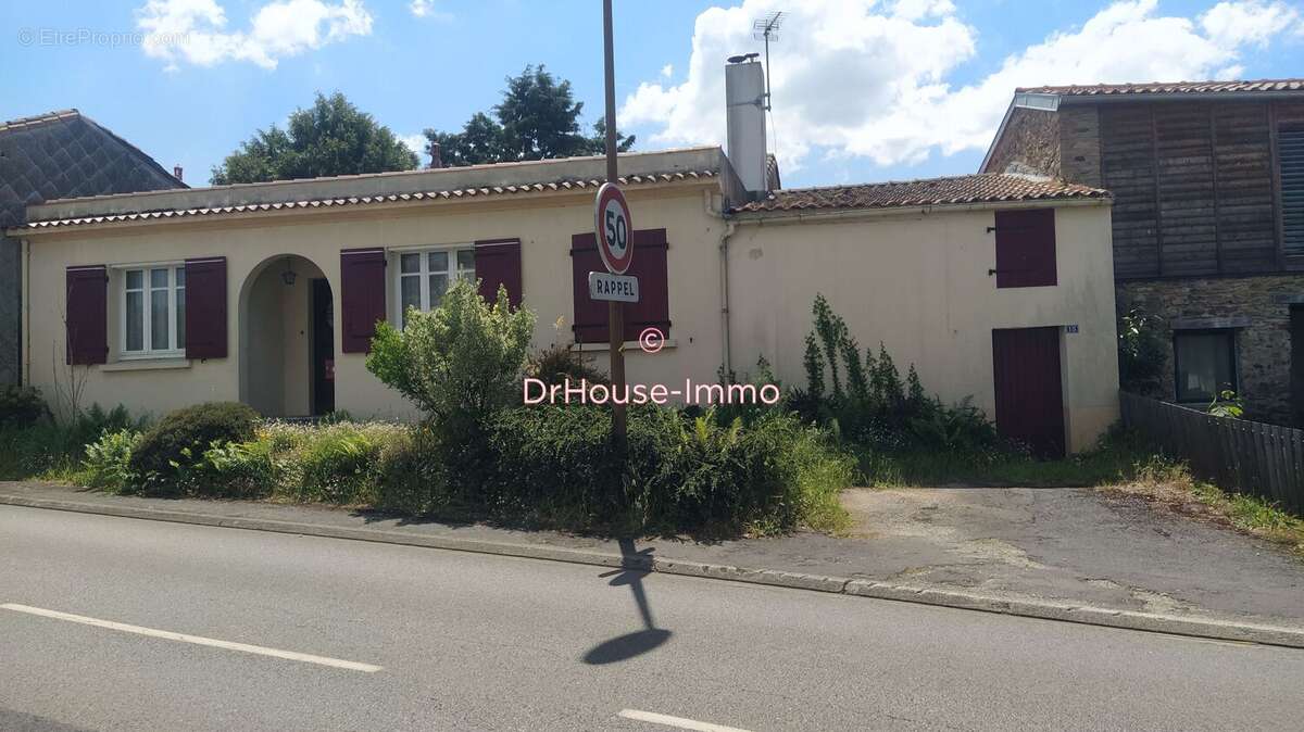 Maison 226 m² à Saint-Fiacre-Sur-Maine  - photo 13
