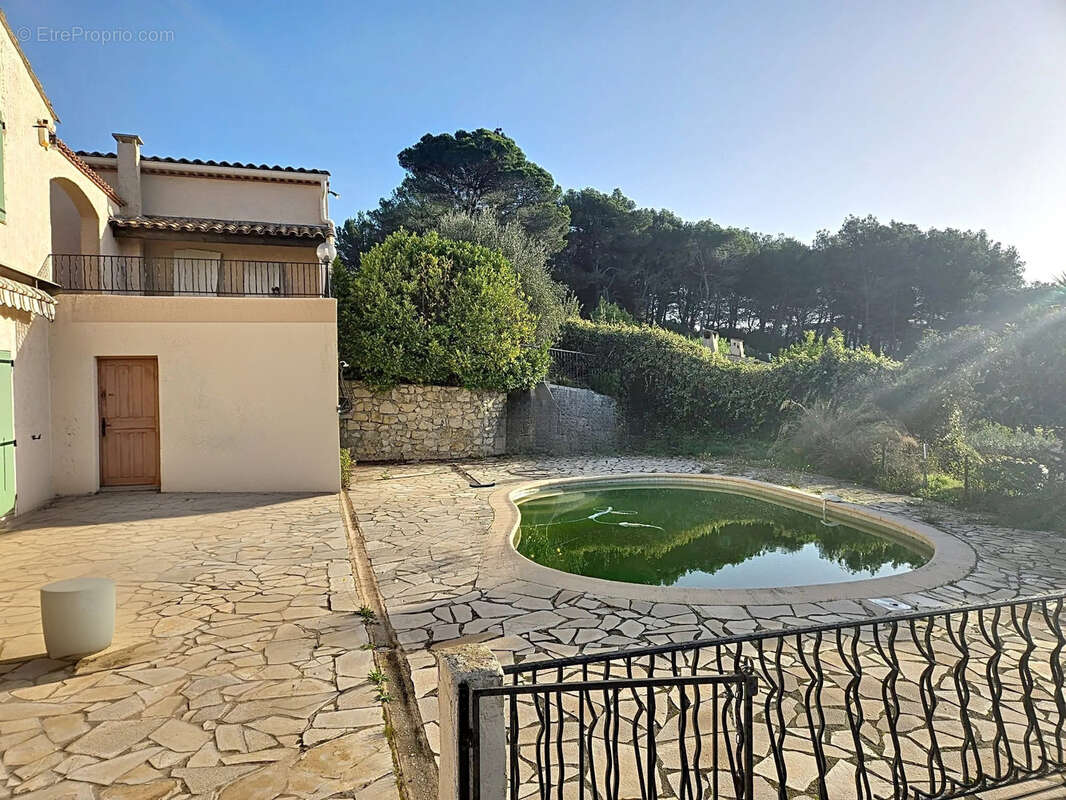 Maison à DRAP