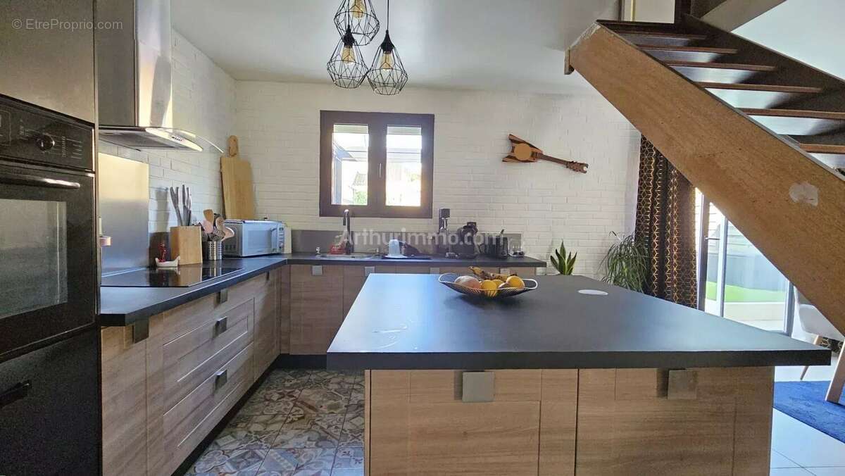 Maison à OLLAINVILLE