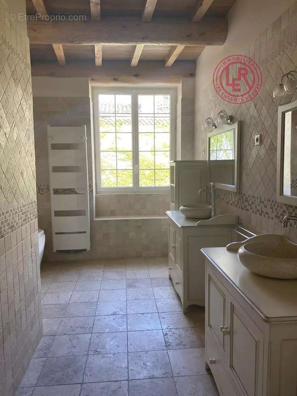 Maison à MONTELIMAR