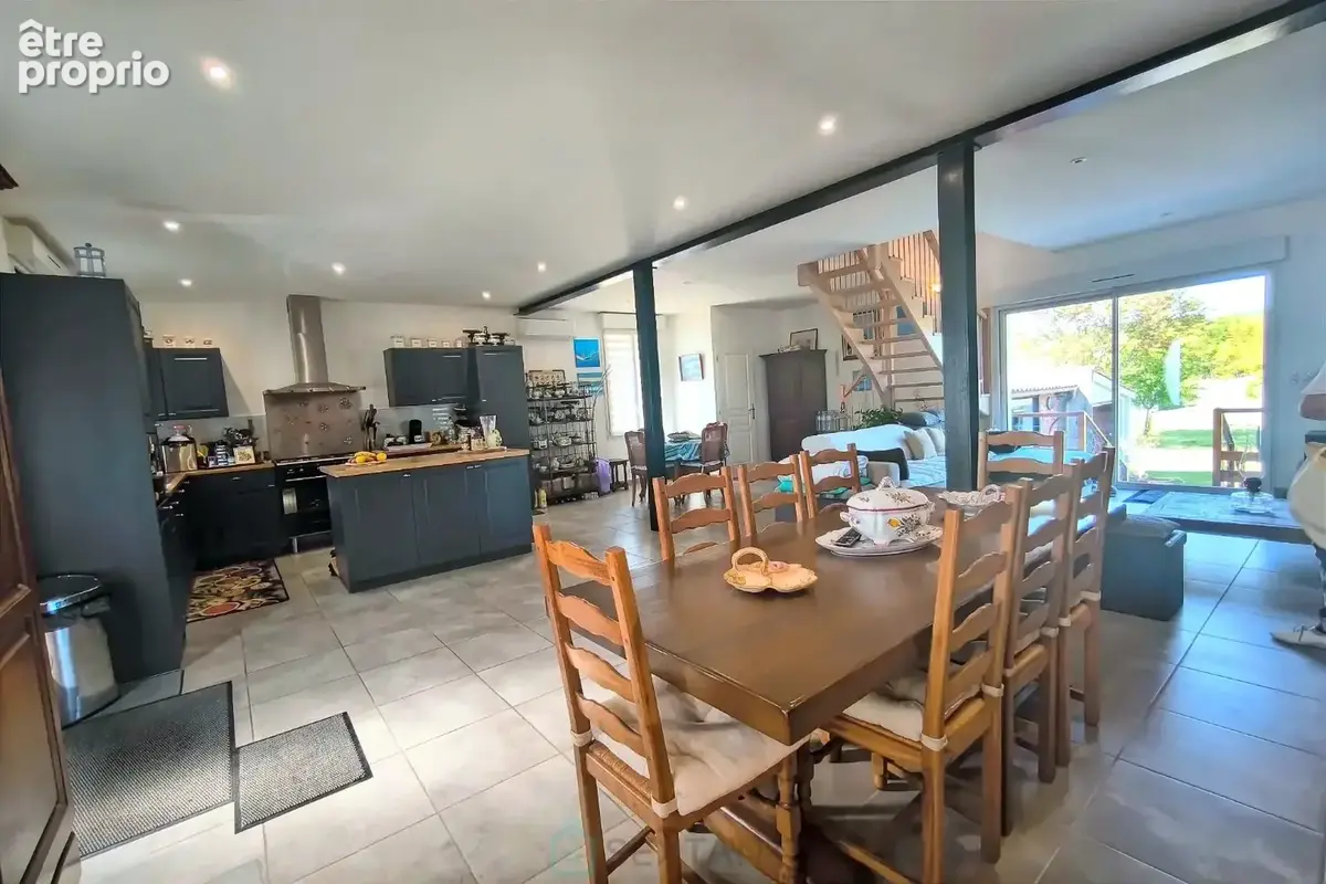 Maison entierement renovee en bord de dordogne - photo 2