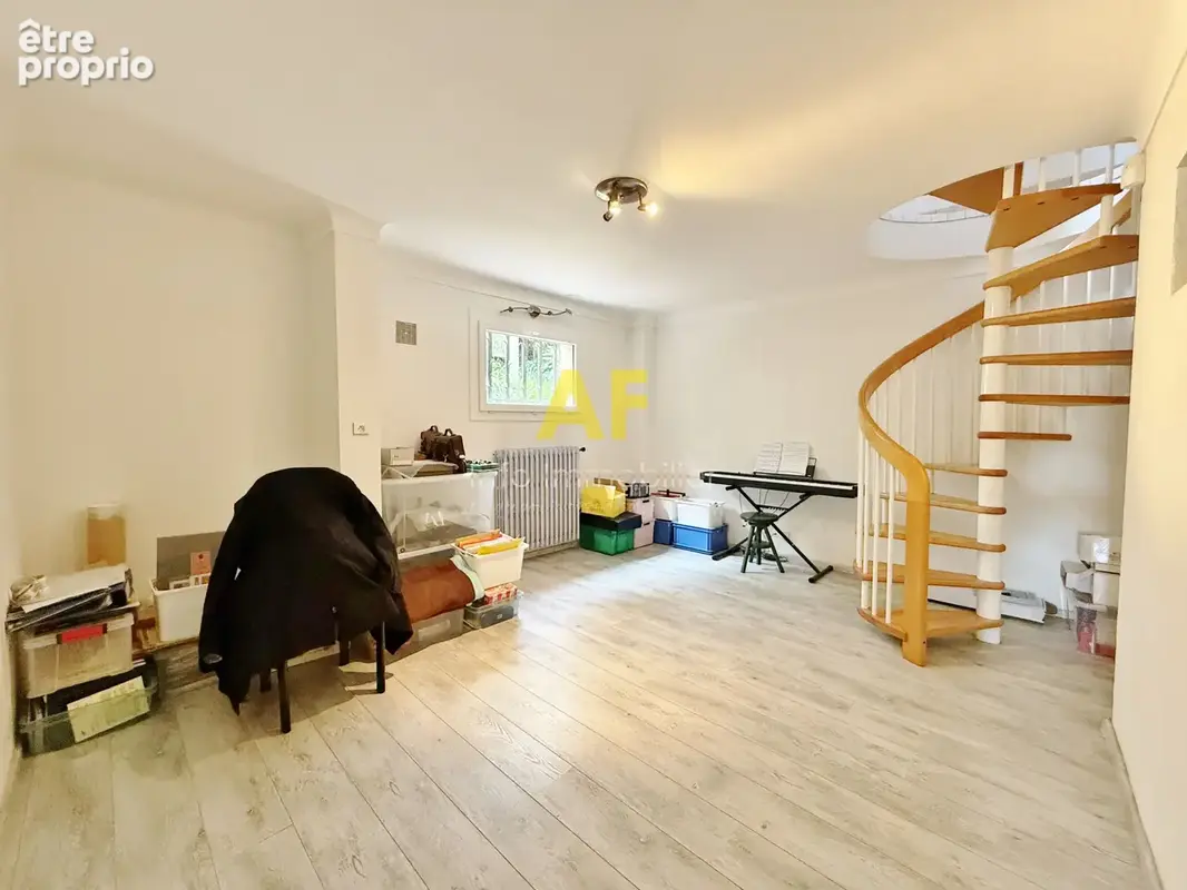 Saint-Raphaël, proche centre ville, villa 5 pièces avec garage et piscine - photo 12