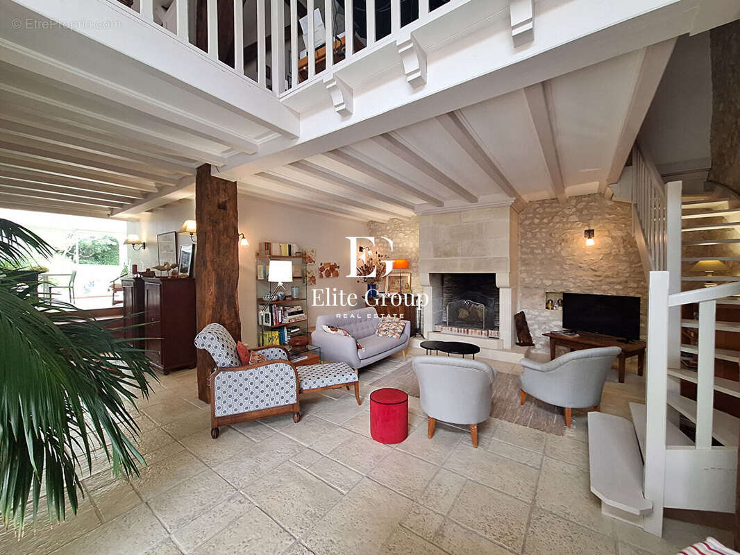 Maison à CHAMPNIERS
