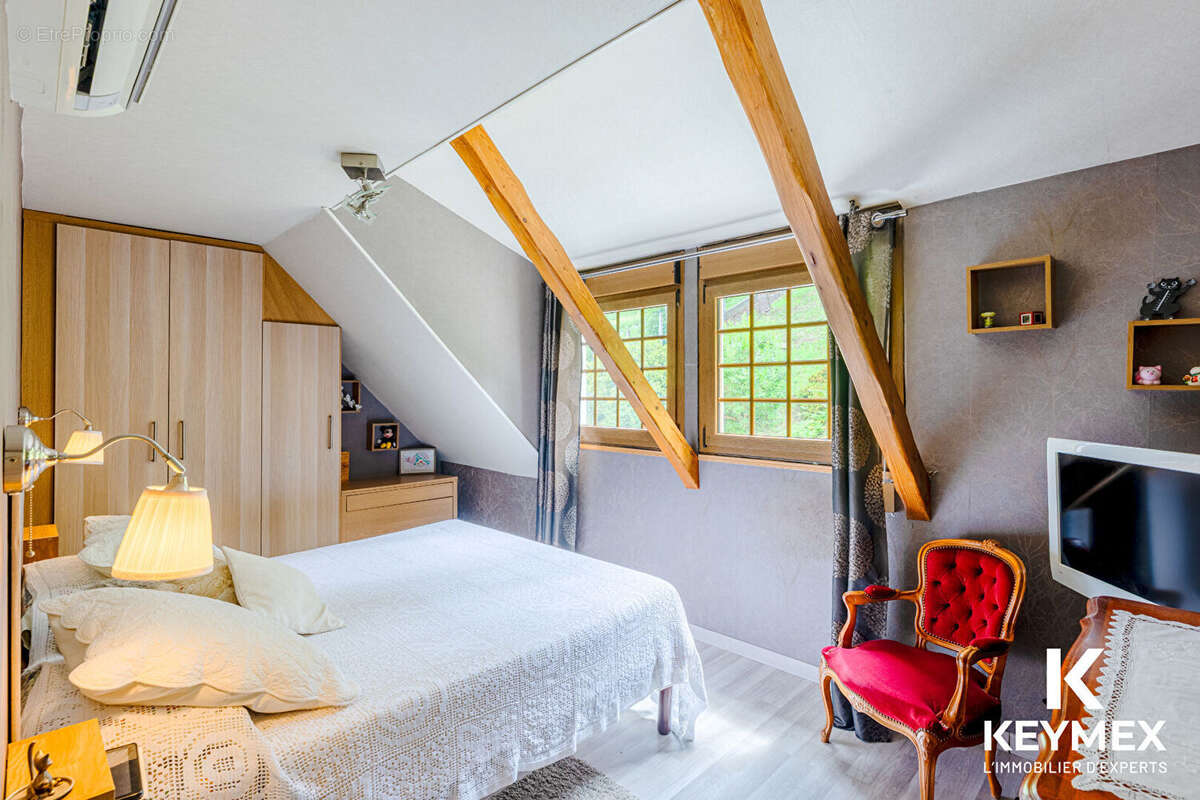 A 10 mn de Pontoise ,maison 7 pièces ,3 chambres,véranda panoramique ,sous sol total, spa ,terrain 2347 M² - photo 12
