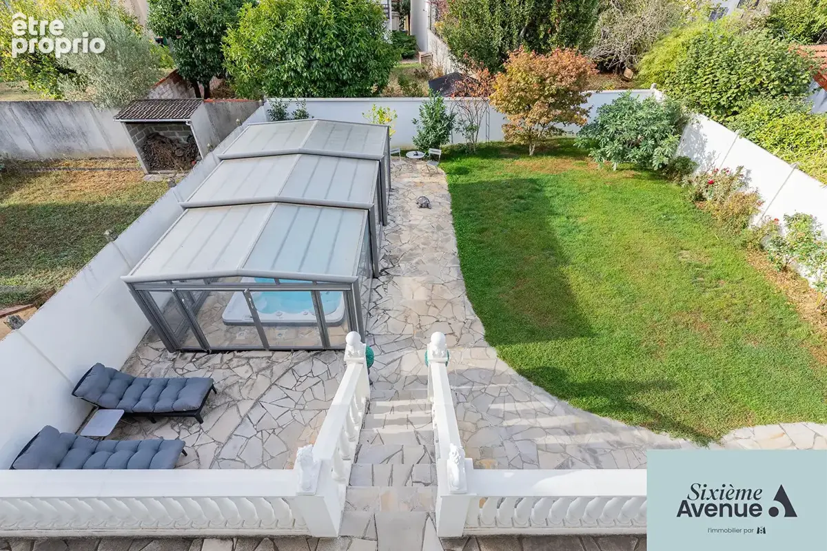 Maison meulière familiale avec piscine couverte, jardin et garage - photo 5
