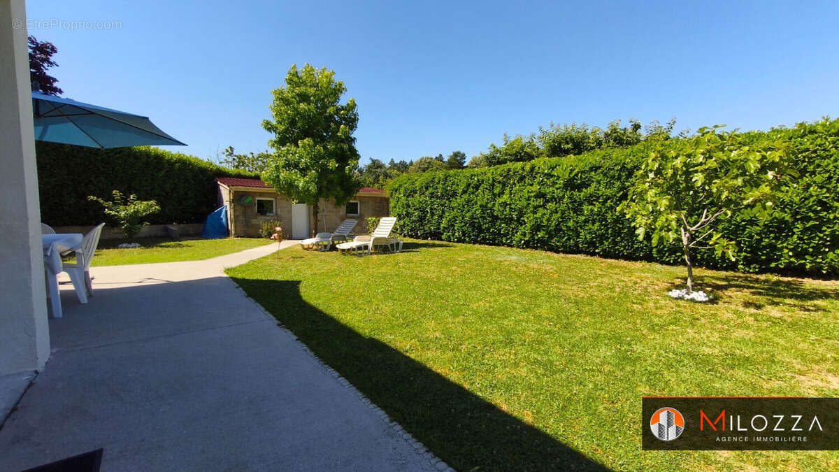 Maison Villefontaine 91.88 m2 - photo 17