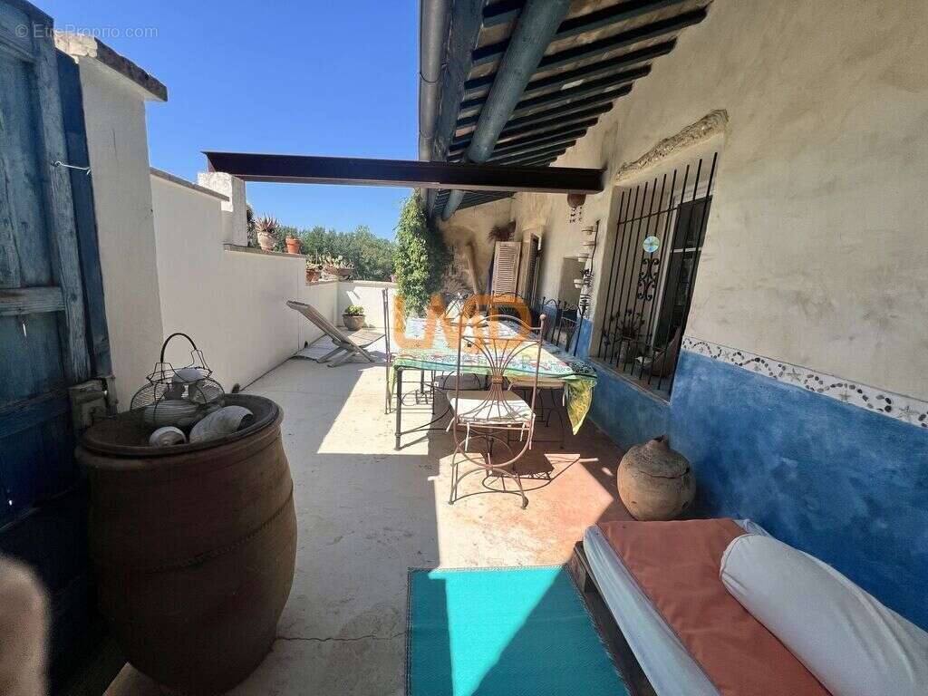 maison en pierre de 140m2  .. piscine. garage - photo 5