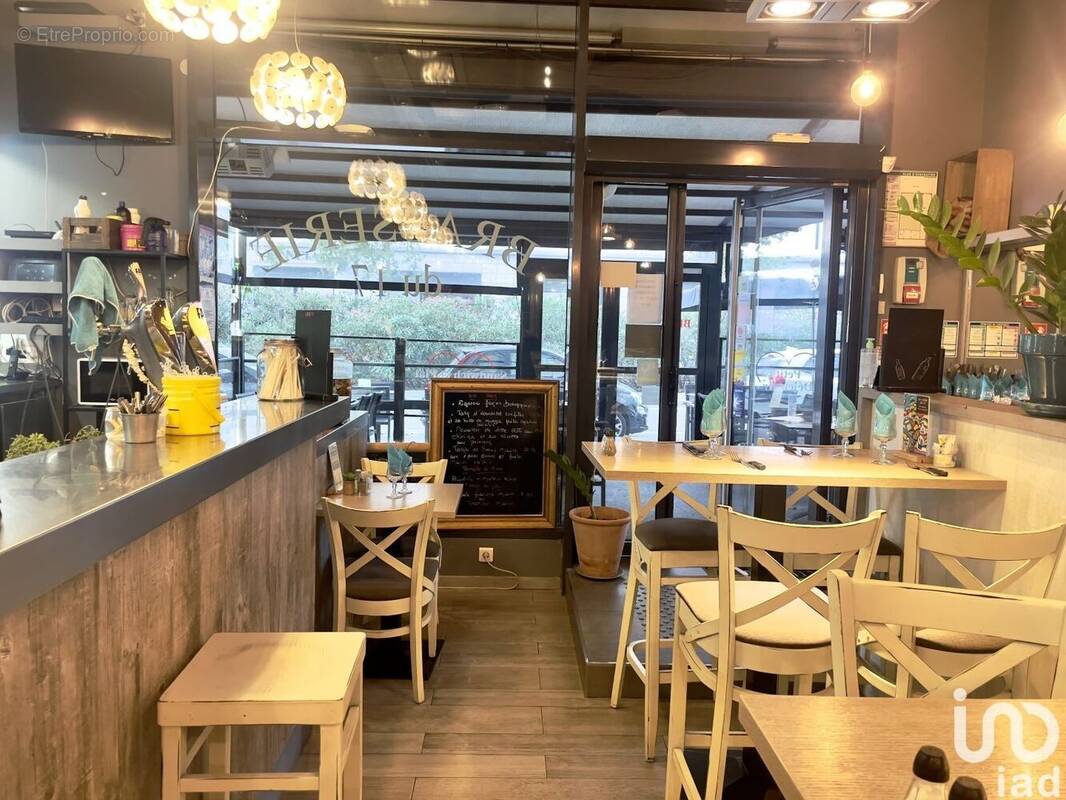 Photo 1 - Commerce à MARSEILLE-10E