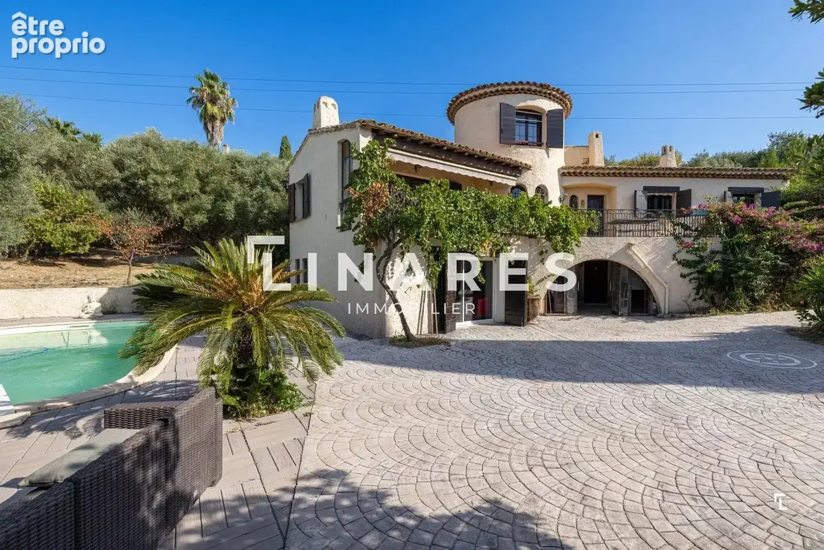 LA BASTIDE AUX OLIVIERS - Maison T6 de 180m2 - Piscine - Pool house - Terrain 1300m2 - 13190 Allauch - photo 11