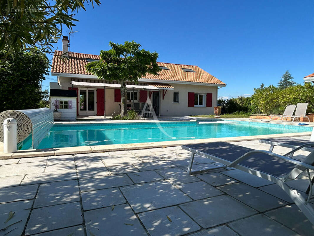 Maison Saint Medard En Jalles 6 pièce(s) 175.74 m2 - photo 2