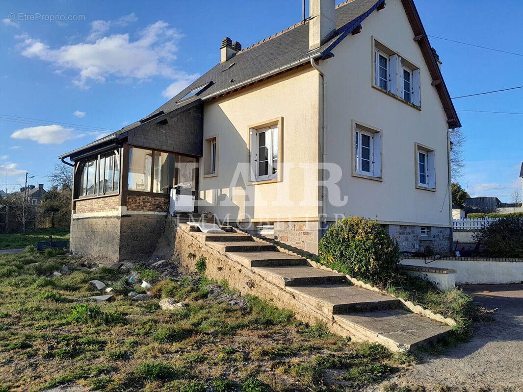 Maison à COUTERNE